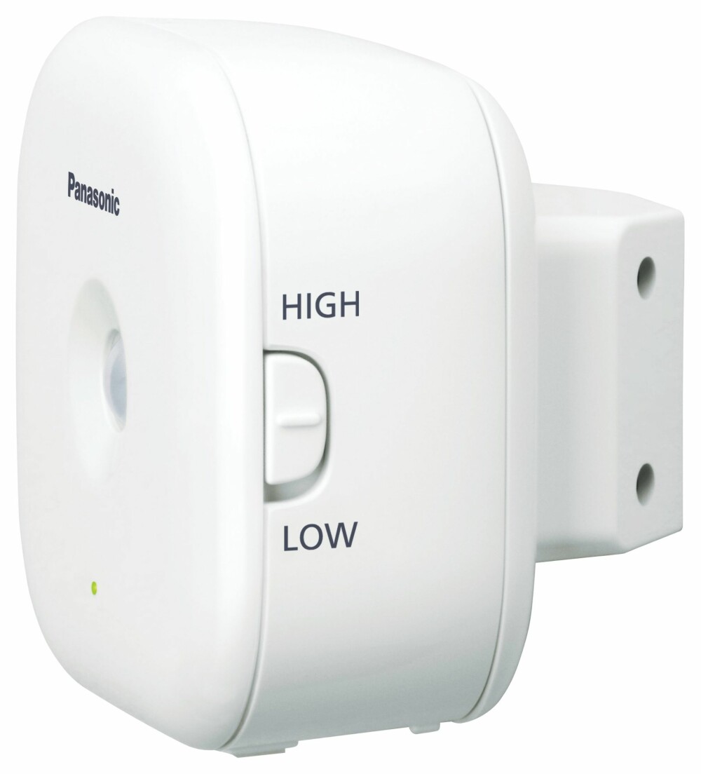 SENSOR: Bevegelsessensoren har et feste som gjør at den også lett kan plasseres i et hjørne. SENSOR: Bevegelsessensoren har et feste som gjør at den også lett kan plasseres i et hjørne.