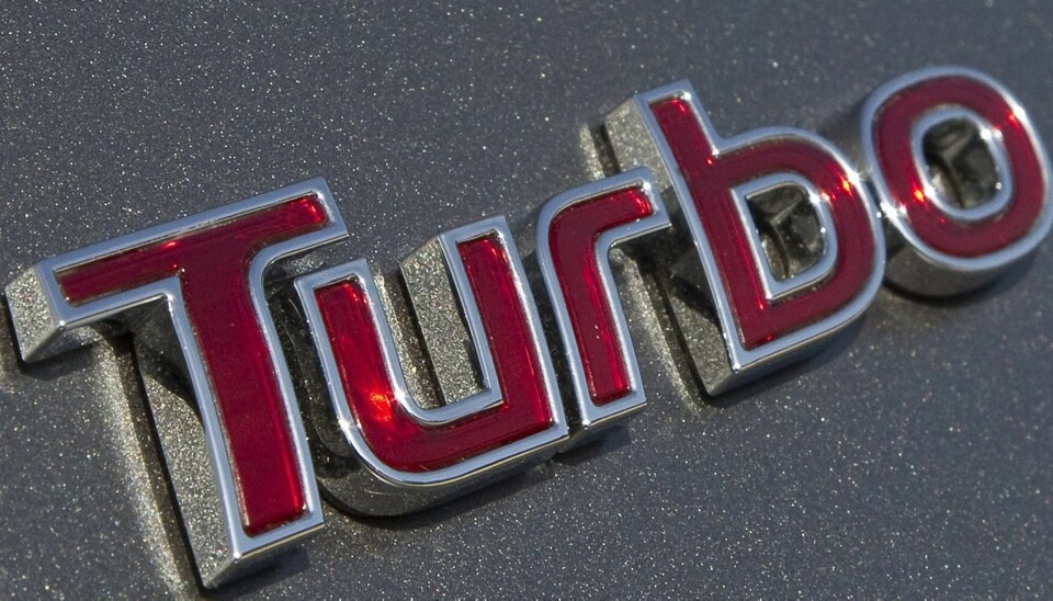 BLITT MYE BEDRE: De første bensinturbomotorene hadde flere svakheter. De hadde ingen forbruksfordel, og de hadde en forsinkelse fra du tråkket på pedalen og til noe skjedde som virket eviglang. Motorsportlegenden Walter Röhrl spissformulerte det slik: Gi gass i dag, akselererer i morgen. Men moderne turboer er blitt mye bedre og truer eksistensen til selvpustende motorer. FOTO: Newspress