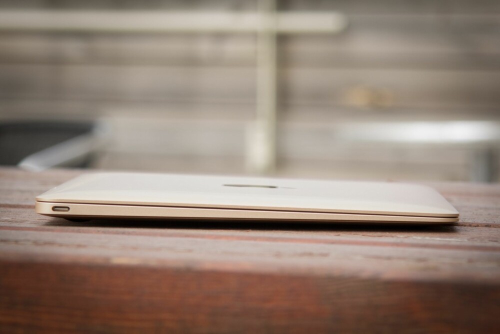 TYNN OG LITEN: Macbook er en liten, lett og veldig kompakt datamaskin. TYNN OG LITEN: Macbook er en liten, lett og veldig kompakt datamaskin.