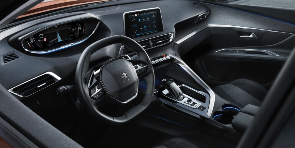 DIGITALT: Som så mange andre erstatter Peugeot de analoge klokkene i instrumentpanelet med en digital skjerm, der du kan velge mellom fem forskjellig visningsmodier. 