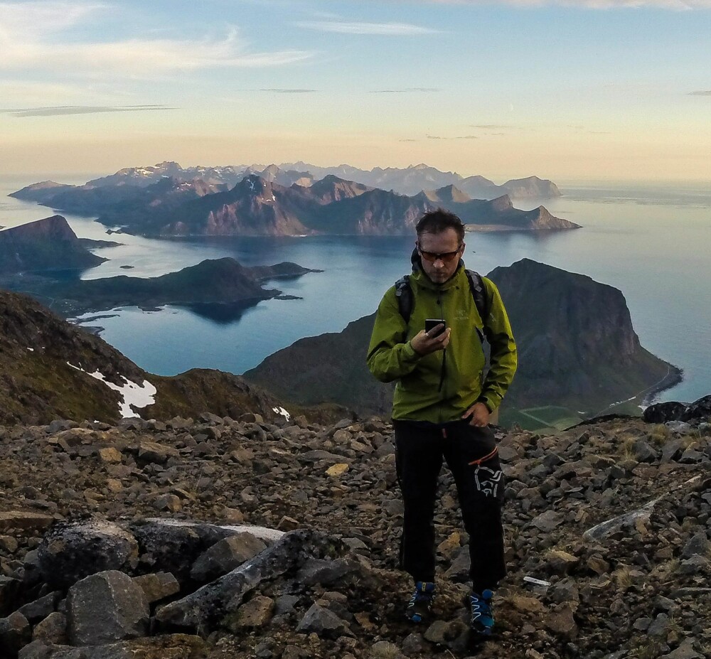 Tomasz Furmanek er blitt «verdenskjendis» for sine vakre bilder tatt fra hans mange kajakkturer rundt om i Norge. Tomasz Furmanek er blitt «verdenskjendis» for sine vakre bilder tatt fra hans mange kajakkturer rundt om i Norge.