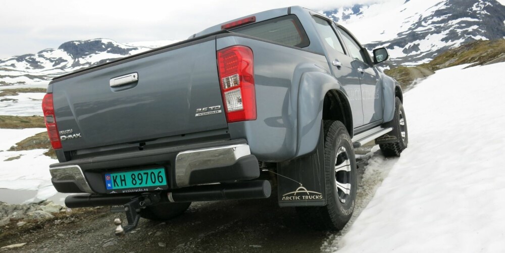 KOMMER FREM: Som med andre biler fra spesialister som Arctic Trucks, så er det primært fremkommeligheten på dårlig vei som er AT 35s styrke. FOTO: Martin Jansen KOMMER FREM: Som med andre biler fra spesialister som Arctic Trucks, så er det primært fremkommeligheten på dårlig vei som er AT 35s styrke. FOTO: Martin Jansen