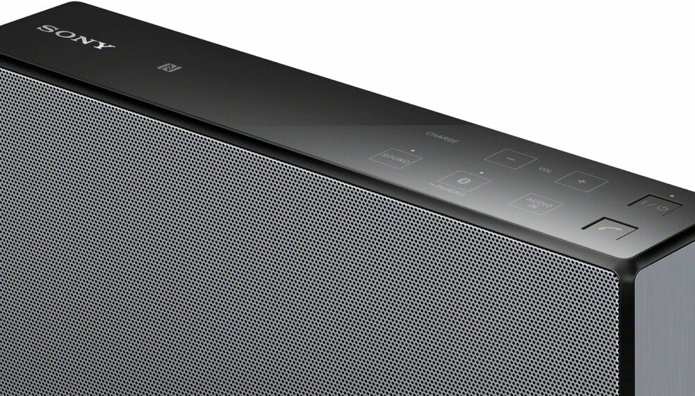 KRAFTPLUGG: Sony SRS-X55 er en kompakt, men kraftig Bluetooth-høyttaler.