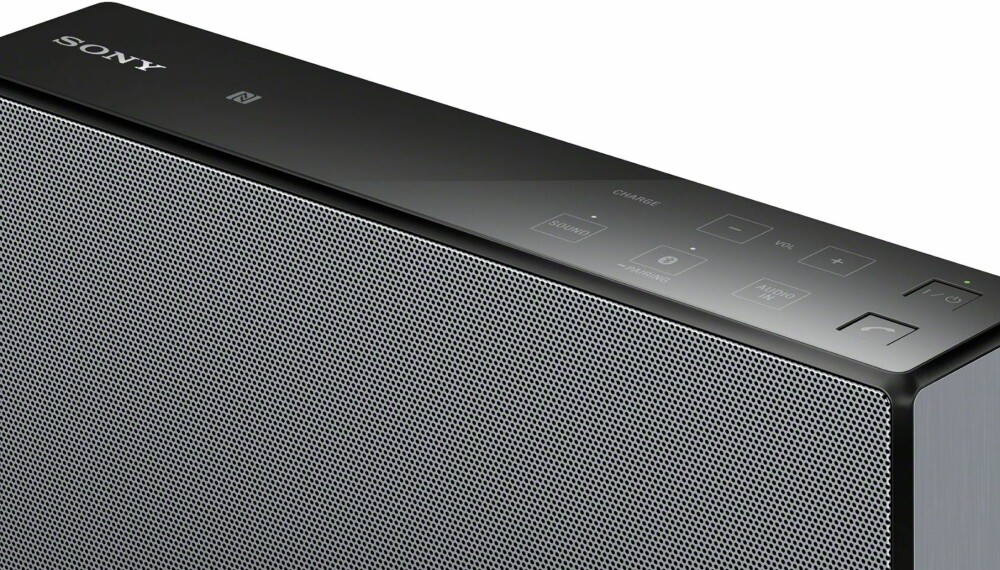 KRAFTPLUGG: Sony SRS-X55 er en kompakt, men kraftig Bluetooth-høyttaler. KRAFTPLUGG: Sony SRS-X55 er en kompakt, men kraftig Bluetooth-høyttaler.