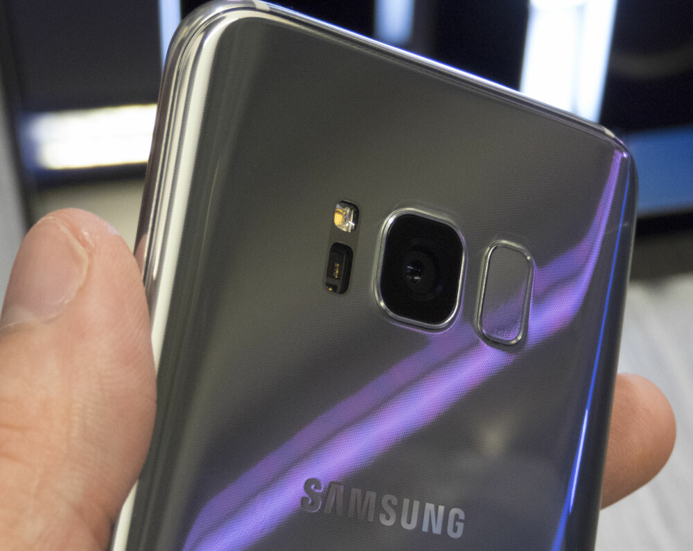 KAMERA: Selve kameraet har fått 12 megapiksel oppløsning. Samsung lover bedre ytelse i dårlig lys.