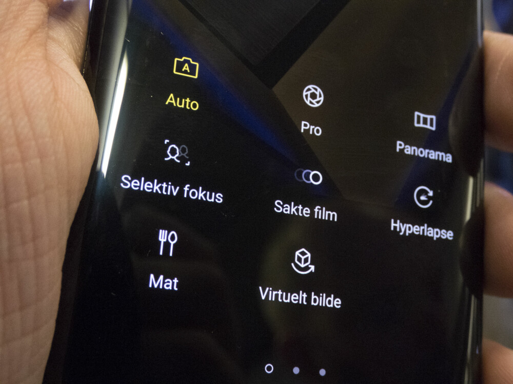 PROFF-KAMERA: Kamerafunksjonen har modusene du kjenner igjen fra tidligere modeller. Viktigst her er nok Pro-modusen som lar deg styre innstillingene manuelt. PROFF-KAMERA: Kamerafunksjonen har modusene du kjenner igjen fra tidligere modeller. Viktigst her er nok Pro-modusen som lar deg styre innstillingene manuelt.