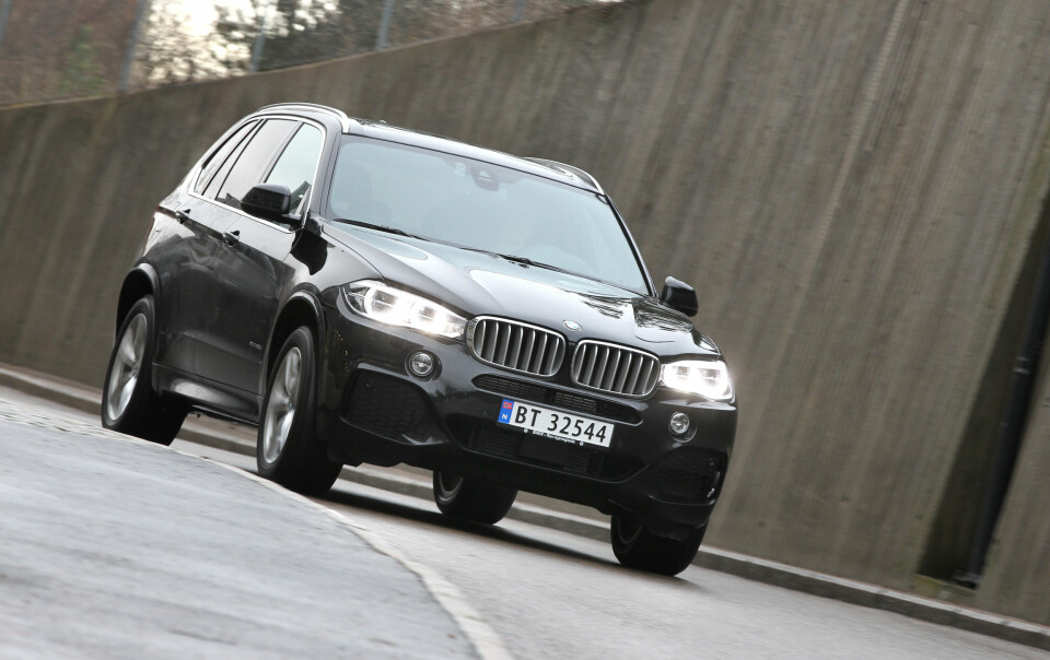 RASK, MEN IKKE RASKEST: I den grad BMW henger etter Mercedes og Audi, merkes det best ved at den firesylindrete motoren høres en smule anstrengt ut.