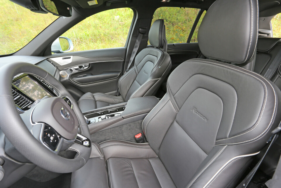 DYREST I GJENGEN: Volvo XC90 T8 starter på 931 000 kroner og er dermed ca. 70 000–115 000 kroner dyrere enn tilsvarende utstyrt XC90 med diesel (D5 og D4).