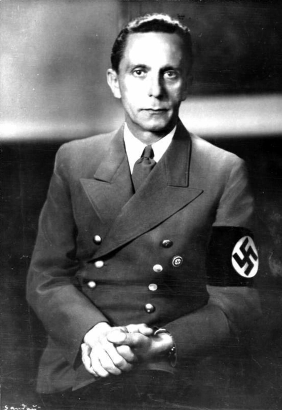 Bergh frekventerte samme klubb som Joseph Goebbels