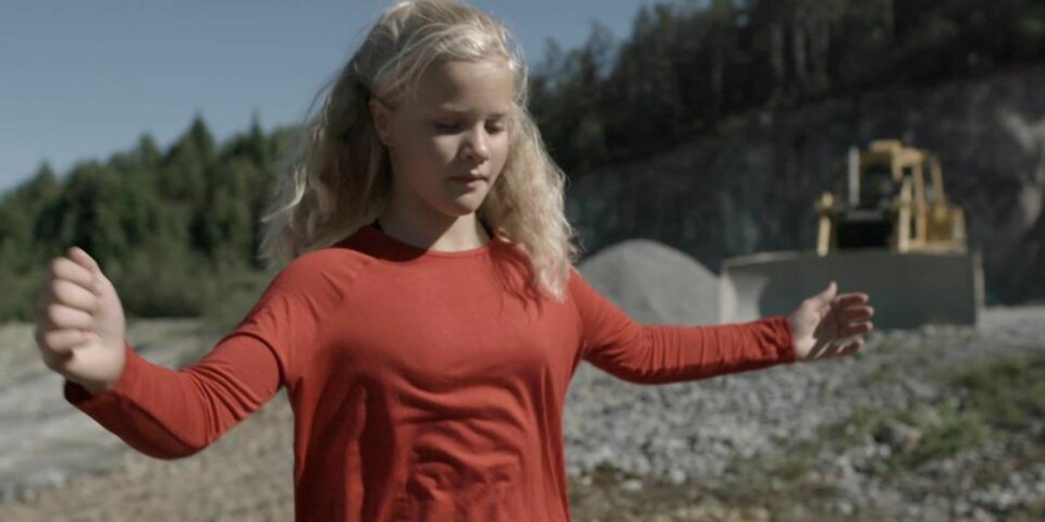 NORGES BESTE: I filmen 'Med Hjertet I Dansen' følger vi blant annet Vilde, som har et mål om å bli Norges beste hallingdanser.