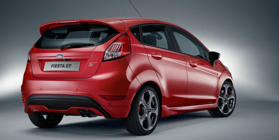 LIKE KUL: Den sportslige profilen blir på ingen måte ødelagt av bakdørene, som gjør Fiesta ST langt mer praktisk.