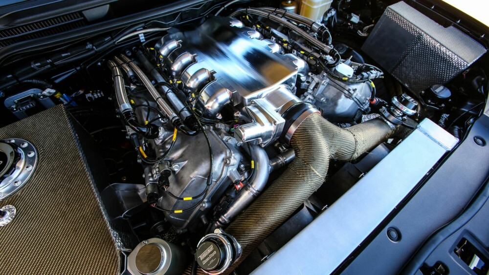 ENORME YTELSER: Med utgangspunkt i en 5,7-liters V8-er har Toyota ved hjelp av blant annet to svære turboer tryllet fram 2000 hestekrefter