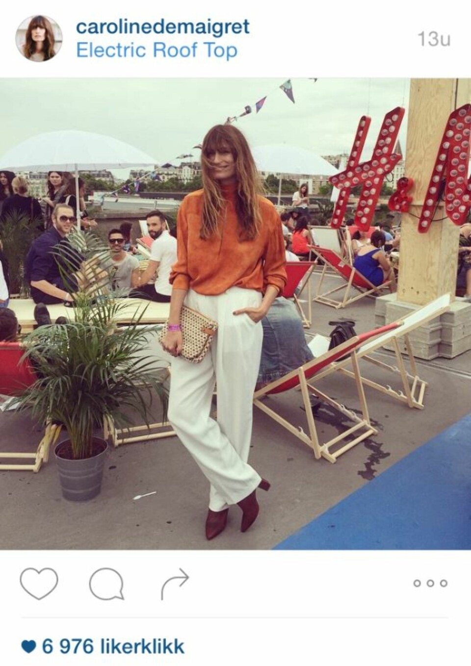 CHIC: - En fin hvit dress er alltid bra. Det er utrolig chic, mener Caroline.