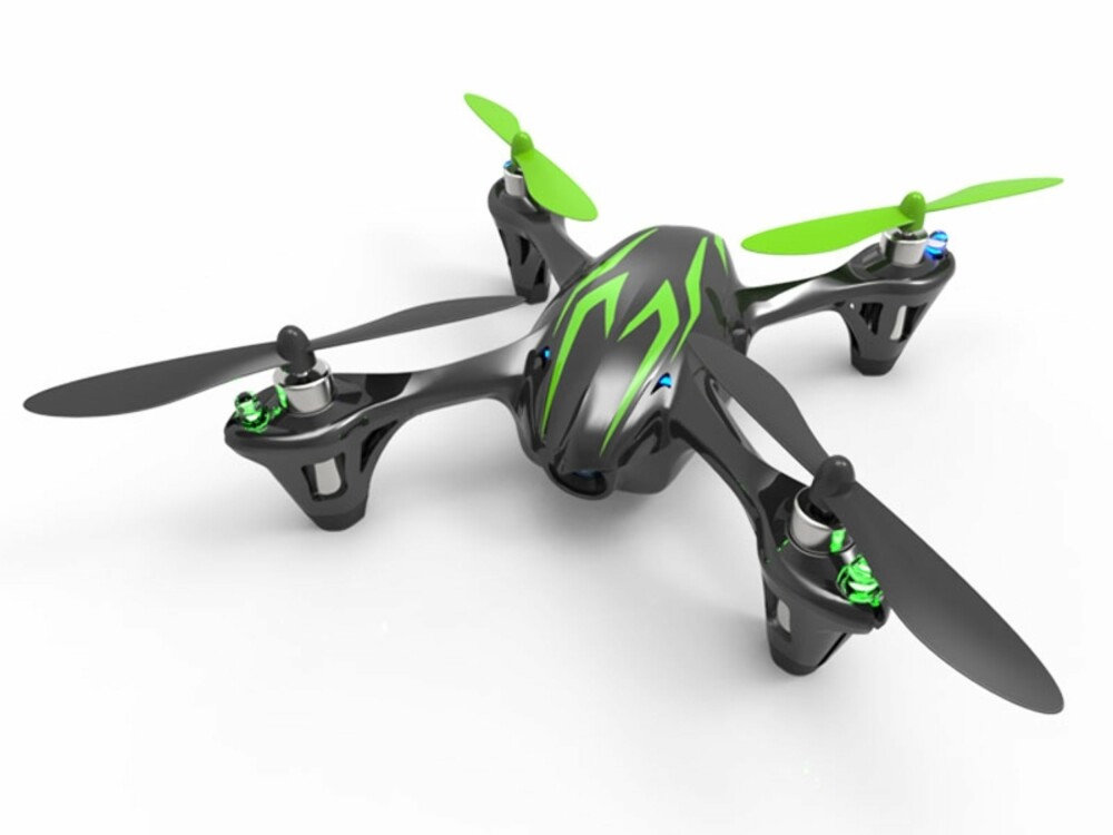 KNØTT: Hubsan 4X HD er en liten drone med HD-kamera og koster ca. 500 kroner.