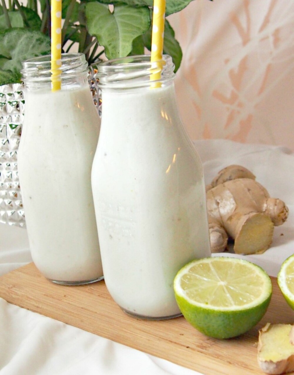 BANAN-SMOOTHIE: Lag en deilig smoothie som virker beroligende på magen. BANAN-SMOOTHIE: Lag en deilig smoothie som virker beroligende på magen.
