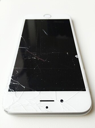 AU, DA! Har du vært uheldig og mistet en iPhone så skjermen knuste? Da er du medlem av en stadig voksende klubb.
