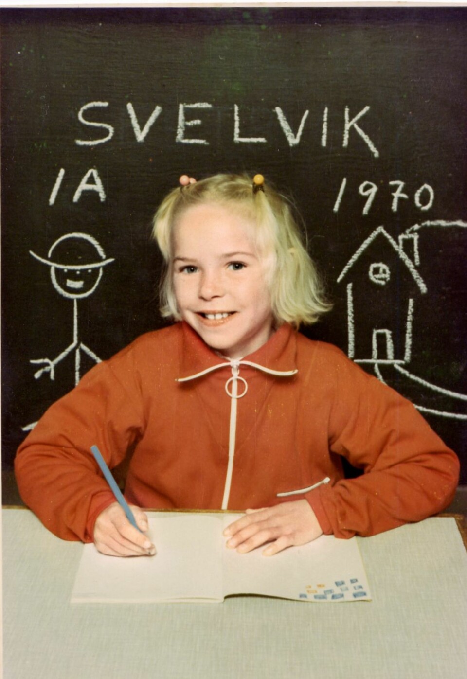 SKOLEJENTE: Heidi begynner i første klasse i 1970. Lite visste hun om hva som ventet henne de neste årene. Hun fant trøst i skogen hos alle dyrene, og som voksen har hun tatt flotte bilder av dyrelivet.