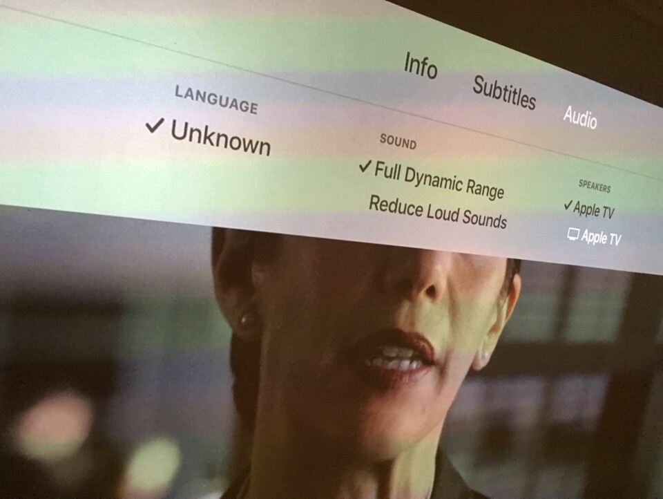 SKJULTE MENYER: Ser du på film kan du åpne en meny på toppen som gir deg direktetilgang til en rekke funksjoner knyttet til den aktuelle filmen.
