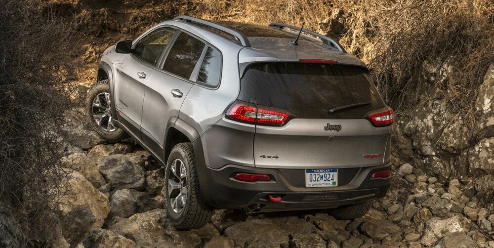 BEDRE SYSTEM: Den nye Cherokeens 4WD-system er mye mindre klønete, men ikke mindre komplisert. FOTO: Produsent BEDRE SYSTEM: Den nye Cherokeens 4WD-system er mye mindre klønete, men ikke mindre komplisert. FOTO: Produsent