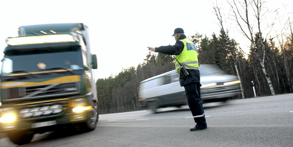 PRIKK FOR Å LIGGE TETT PÅ: Å ligge for tett på bilen foran, gir prikk i førerkortet om du blir tatt for det.