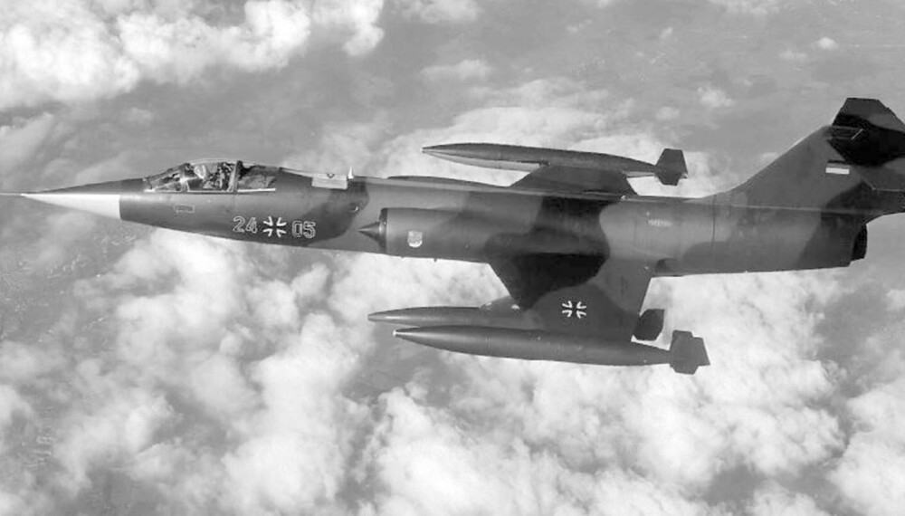 F-104 Starfighter var et krevende jagerfly. Kombinasjonen med relativt uerfarne piloter ble ofte fatal. To ganger ble norsk luftrom utsatt for rene dødsferder med bevisstløse utenlandske piloter om bord.