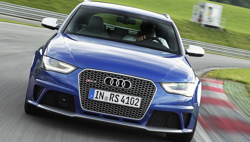 NISJE: Audi har alltid vært flinke til å fylle nisjer som du ikke engang visste fantes. Nye RS4 Avant er slett ikke noe unntak. NISJE: Audi har alltid vært flinke til å fylle nisjer som du ikke engang visste fantes. Nye RS4 Avant er slett ikke noe unntak.