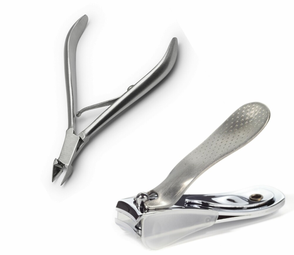 KLIPPER: En negleklipper er mye bedre å bruke på tåneglene enn en saks. Da er det lettere å lage en rett form, og man klipper ikke for mye.