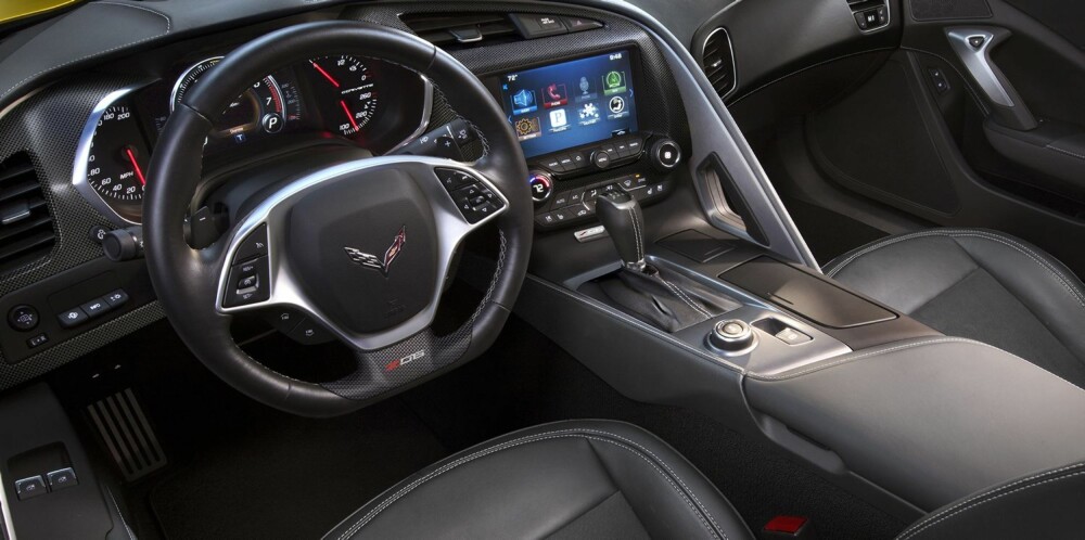MODERNE: 2015 Chevrolet Corvette Z06. FOTO: GM