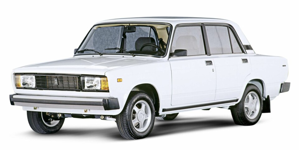 LADA 2105 Motor: 4 syl, 1,3-liter Effekt: 65 hk Moment: 96 Nm 0¿100 km/t: 18 sek Toppfart: 150 km/t Forbruk: 1,09 l/mil