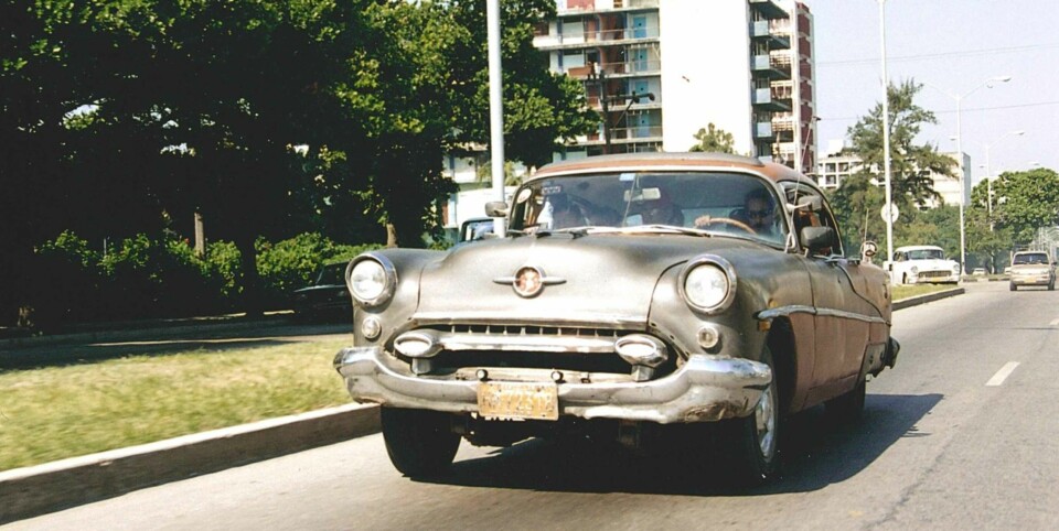 GAMMEL TID: Du trenger ikke like biler for å like kubanske biler. Bygningene er fryst i tid, og uendrede siden revolusjonen/kommunistkuppet (stryk etter politisk overbevisning). Innbyggerne er også fanget i gammel tid, og isolert fra verden utenfor av USA-blokaden.