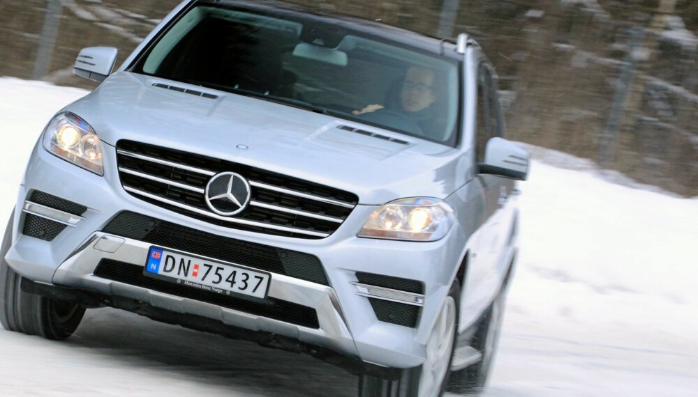 LUKSUS-SUV: Mercedes-Benz ML er blant de firehjulsdrevne bilene vi har testet i år - atpåtil i to versjoner. LUKSUS-SUV: Mercedes-Benz ML er blant de firehjulsdrevne bilene vi har testet i år - atpåtil i to versjoner.