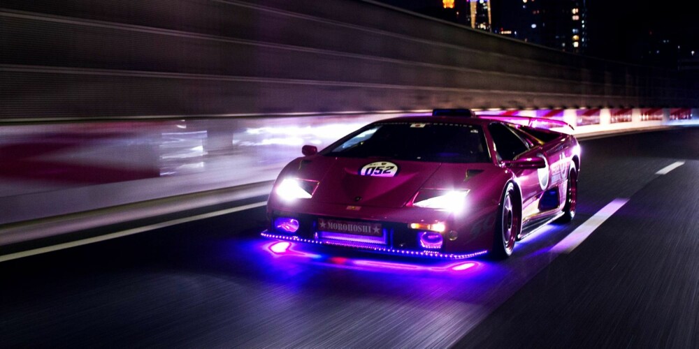 STYLE: Denne bilen kan virkelig blinge med lysene.