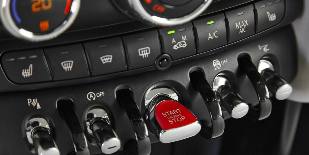 FIRE UP: Mini har kule detaljer, som startknappen. FIRE UP: Mini har kule detaljer, som startknappen.