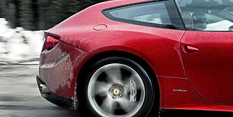 VINTERBIL: Med firehjulsdrift og ""god plass"" er Ferrari FF den perfekte vinterbilen.