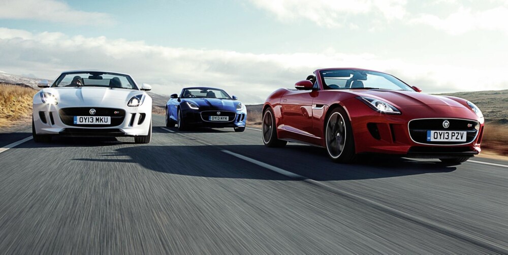 FIN TRIO: Fra venstre Jaguar F-Type V6S med 380 hk, F-Type V6 med 340 hk og F-Type V8S med 495 hk. FOTO: Joe Windsor-Williams