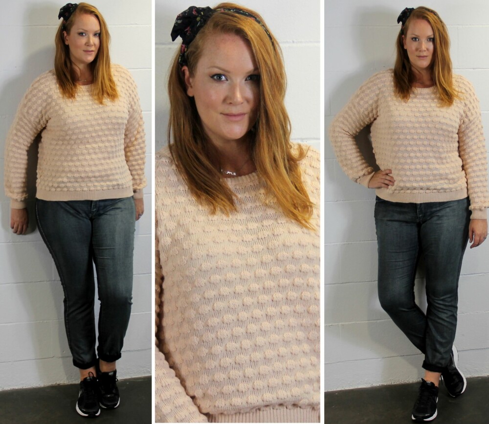 STRIKK OG SKINN PÅ TIRSDAG: Både strikkagensere og skinnbukser er en av høstens største trender. Style dem sammen for et supertrendy, men fortsatt tirsdags-komfortablet antrekk! Genser fra Primark str. 48 (ca. kr 199), Skinn/denim-jeans fra Zizzi str. 46 (kr 499), Sneakers fra Nike (kr 699), Hårbånd fra LFT (kr 49). STRIKK OG SKINN PÅ TIRSDAG: Både strikkagensere og skinnbukser er en av høstens største trender. Style dem sammen for et supertrendy, men fortsatt tirsdags-komfortablet antrekk! Genser fra Primark str. 48 (ca. kr 199), Skinn/denim-jeans fra Zizzi str. 46 (kr 499), Sneakers fra Nike (kr 699), Hårbånd fra LFT (kr 49).