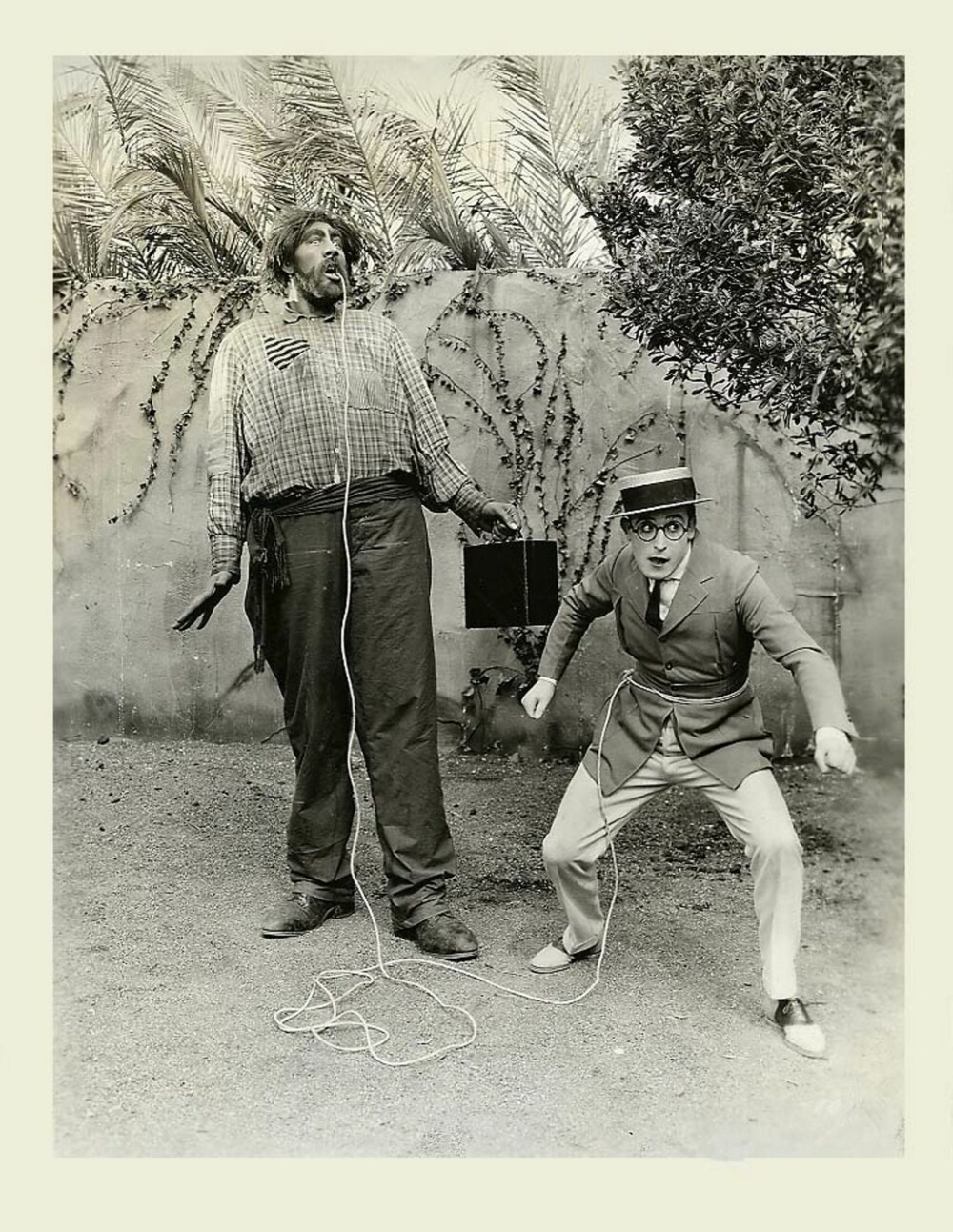 Aasen med Harold Lloyd i gigantens første filmrolle.