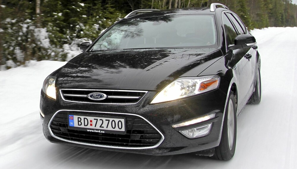 FIN UANSETT FØRE: Trygge veiegenskaper og god komfort selv om veien blir glatt og humpete. Det er to av Ford Mondeos store fortrinn. FIN UANSETT FØRE: Trygge veiegenskaper og god komfort selv om veien blir glatt og humpete. Det er to av Ford Mondeos store fortrinn.