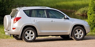 TOYOTA RAV4: Traust og trygt. FOTO: Terje Bjørnsen TOYOTA RAV4: Traust og trygt. FOTO: Terje Bjørnsen
