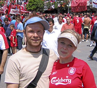 Lone Helle og Eirik Prestbakmo før champions league-finalen i Istanbul i 2005.