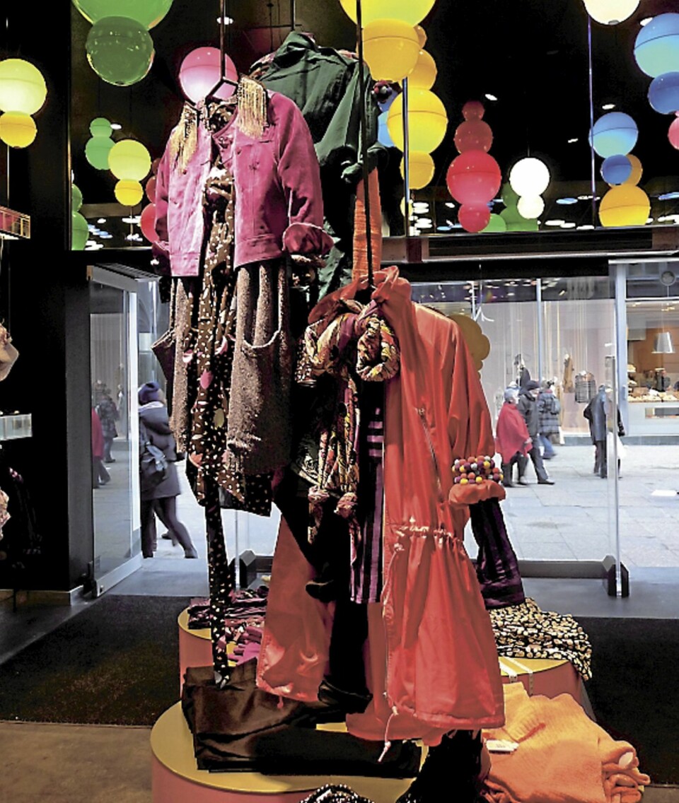 FUNKY OG BILLIG: Monki er en favoritt blant bloggerne, og fører funky og ung design.