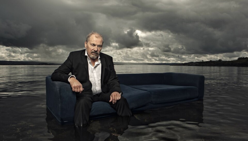 Bjørn Sundquist har i dag premiere med den mørke komedien 'Her er Harold', der han spiller en møbelforhandler som kidnapper IKEA-gründer Ingvar Kamprad.