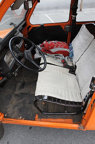 BENK: Ganske enkel komfort i 2CV-en. FOTO: Martin Jansen BENK: Ganske enkel komfort i 2CV-en. FOTO: Martin Jansen