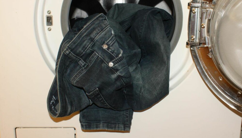 KLART JEANS SKAL VASKES: Ifølge ekspertene skal du vaske jeansene dine. Pass bare på at du ikke gjør det for ofte, for de kan fort miste fasongen sin.
