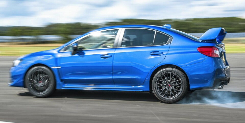 Subaru WRX STI har en råskap som Golf R ikke kan matche. FOTO: TopGear