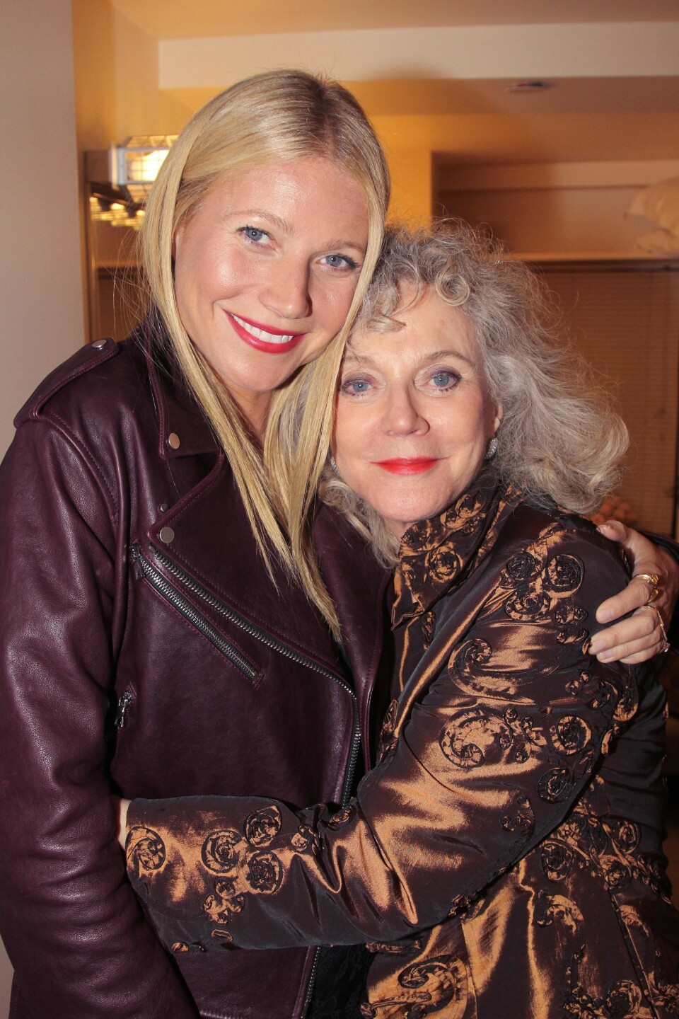 GODT MOR OG DATTER-FORHOLD: Du husker kanskje Gwyneth Paltrows tårefylte Oscar-takketale fra 1999? Da var det mamma Blythe Danner som fikk mye av takken.