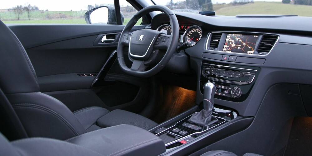 VELLYKKET: Oppgraderingen av førermiljøet har gjort Peugeot 508 SW mer attraktiv. 