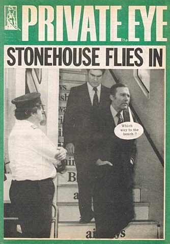 LOT SOM OM HAN DRUKNET: Den fremtredende britiske politikeren John Stonehouse tilbake på britisk jord etter at han faket sin egen død og stakk til Australia.
