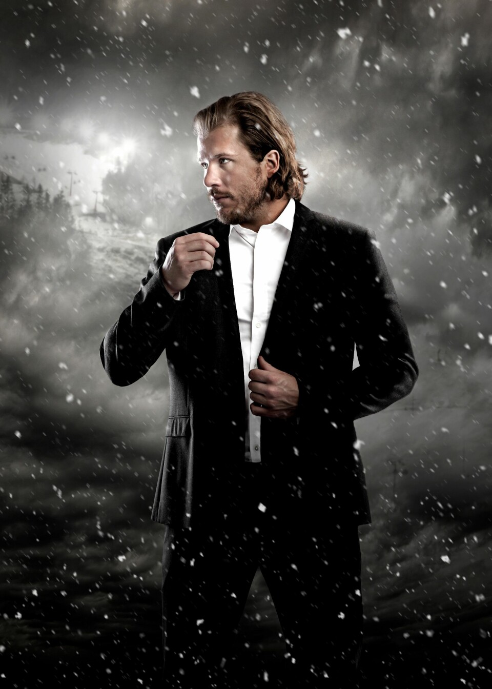 IKKE STINN AV GRYN: - Jeg er ikke blitt rik av OL-gullet. Men jeg har så jeg klarer meg, sier Kjetil (Foto: Glenn Meling, styling: Isabella Leikanger Mork).