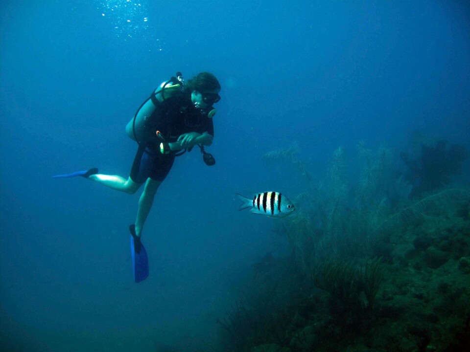 FORELSKET: Birgitte drev med snorkling på Karibia og er vant til å ha et aktivt liv.